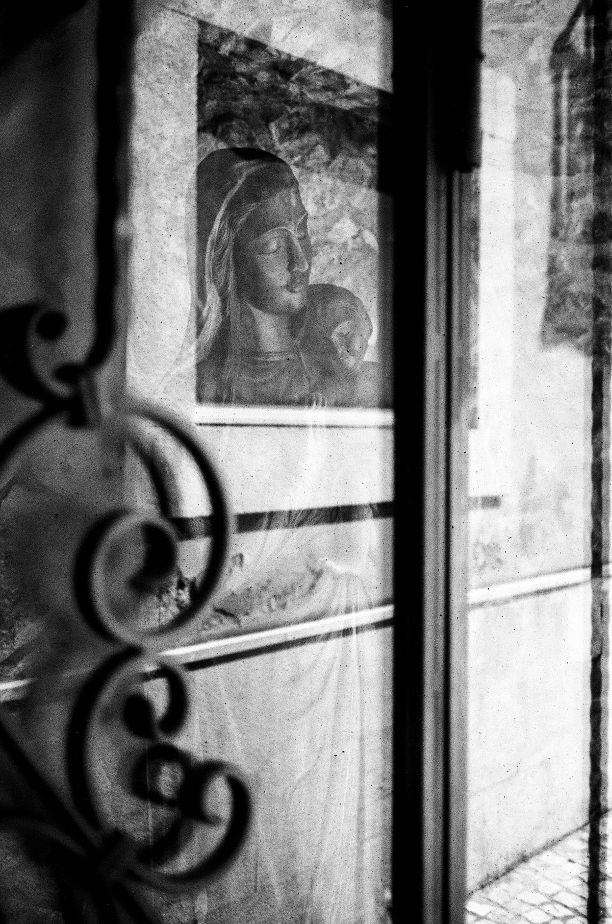 Photograph from “Italian Film” by Nick De Marco